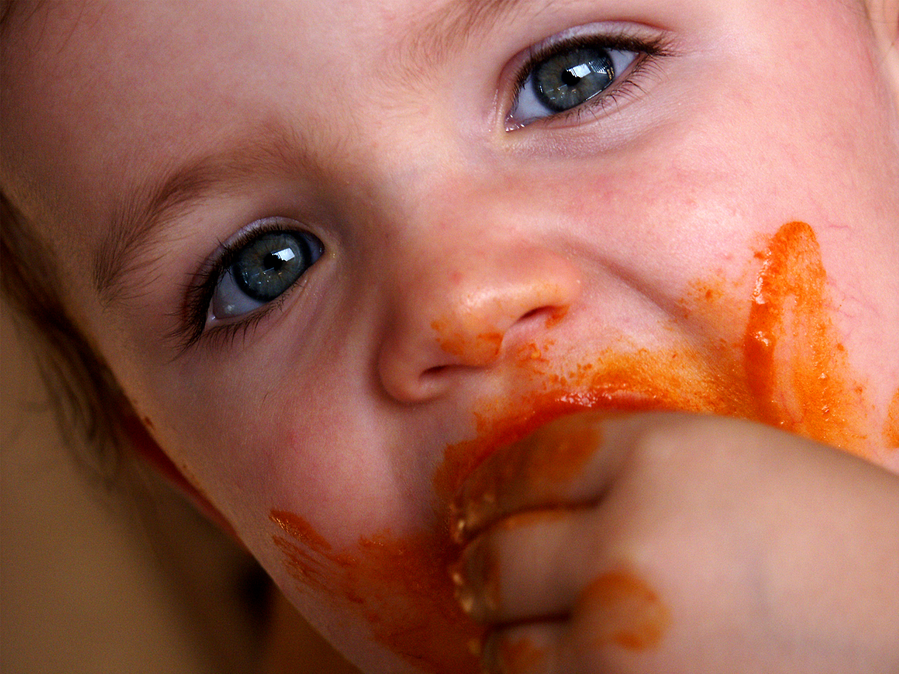 Reguli de baza pentru alimentatia copilului de la 0 la 3 ani
